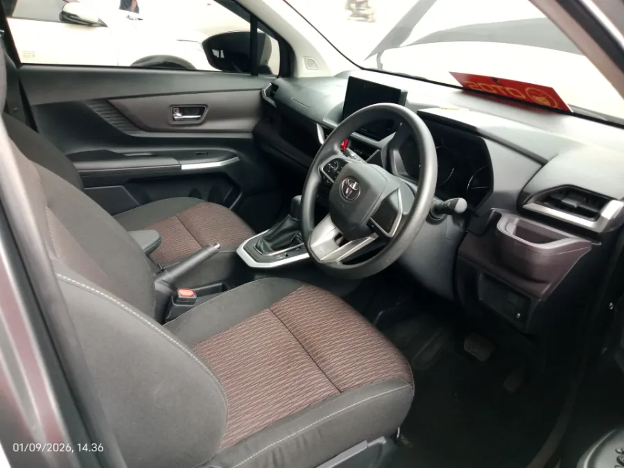 Foto Mobil Bekas Kabin Depan Toyota Avanza 1.5 G tahun 2024