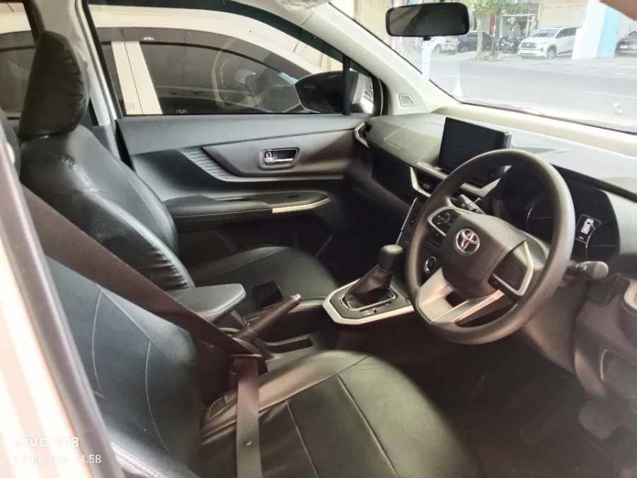 Foto Mobil Bekas Kabin Depan Toyota Avanza 1.5 G tahun 2025