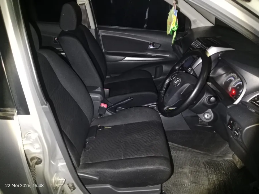 Foto Mobil Bekas Kabin Depan Toyota Avanza 1.5 Veloz tahun 2016