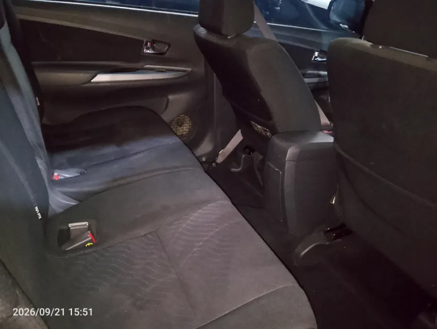 Foto Mobil Bekas Kabin Belakang Toyota Avanza 1.5 Veloz tahun 2017