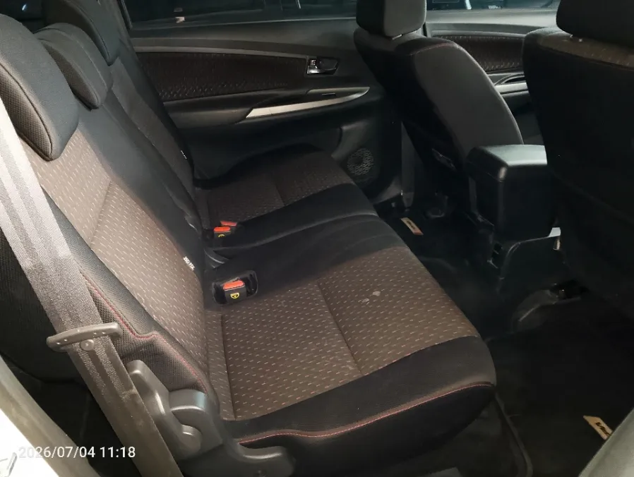 Foto Mobil Bekas Kabin Belakang Toyota Avanza 1.5 Veloz tahun 2019