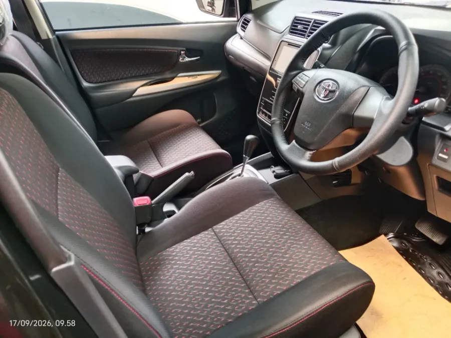 Foto Mobil Bekas Kabin Depan Toyota Avanza 1.5 Veloz tahun 2019