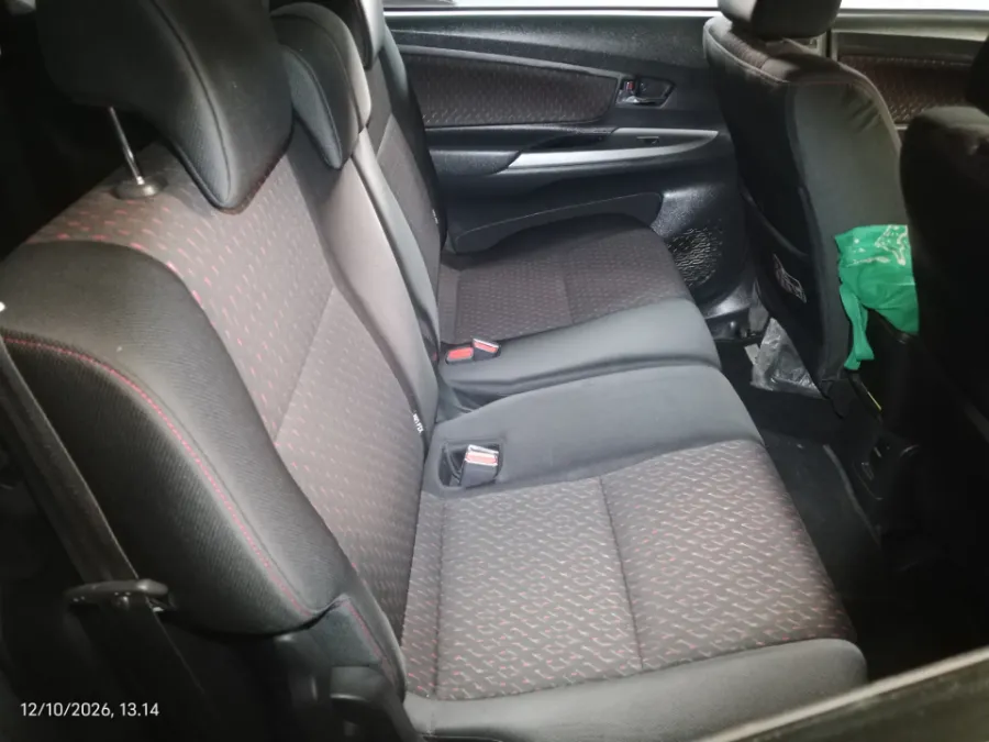 Foto Mobil Bekas Kabin Belakang Toyota Avanza 1.5 Veloz tahun 2020