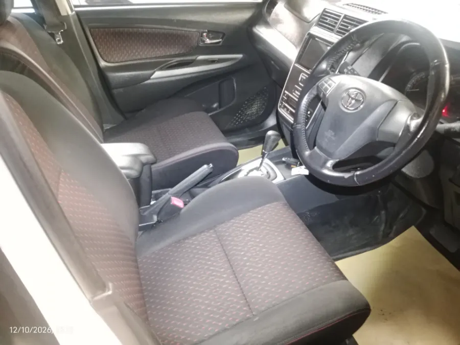 Foto Mobil Bekas Kabin Depan Toyota Avanza 1.5 Veloz tahun 2020