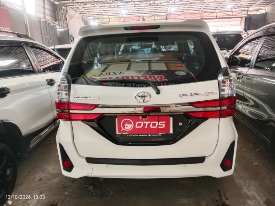 Foto Mobil Bekas Tampak Belakang Toyota Avanza 1.5 Veloz tahun 2020