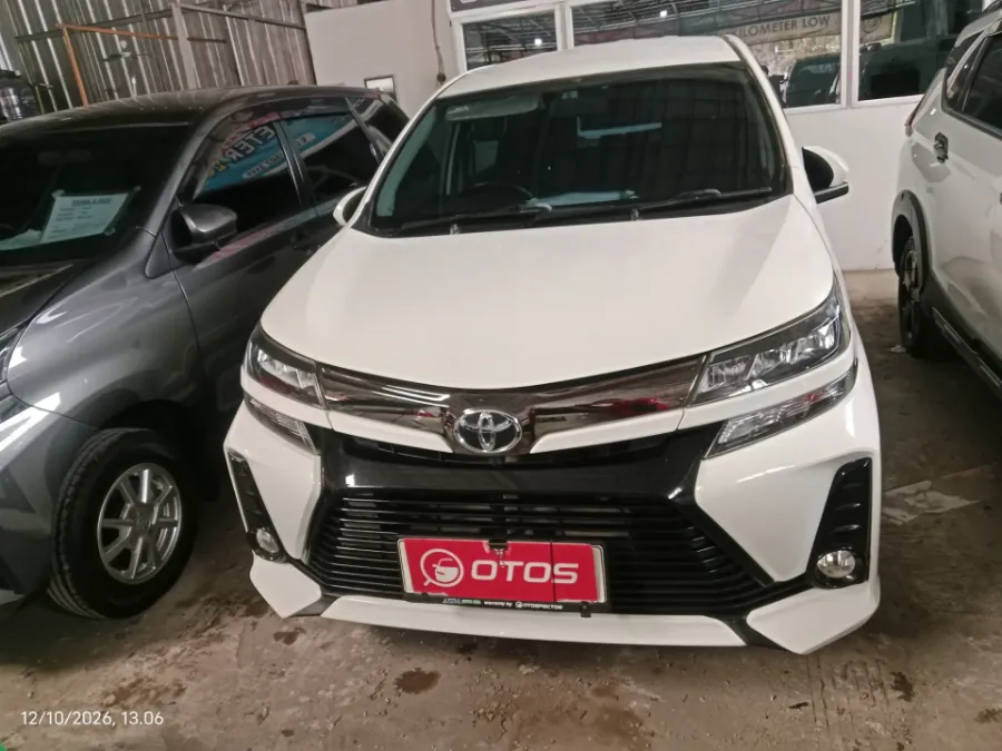 Foto Mobil Bekas Tampak Depan Toyota Avanza 1.5 Veloz tahun 2020