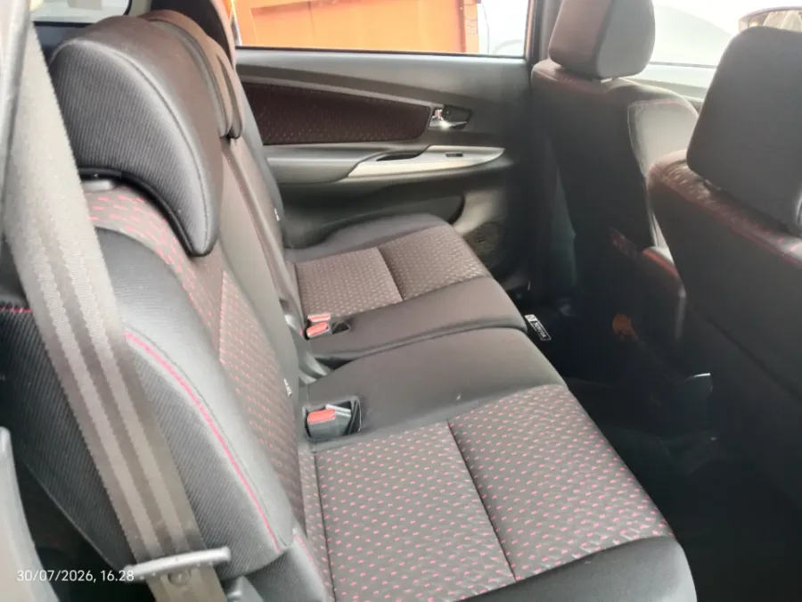 Foto Mobil Bekas Kabin Belakang Toyota Avanza 1.5 Veloz tahun 2021