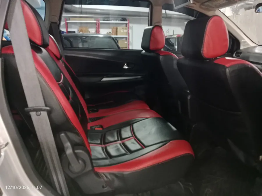 Foto Mobil Bekas Kabin Belakang Toyota Avanza 1.5 Veloz tahun 2021