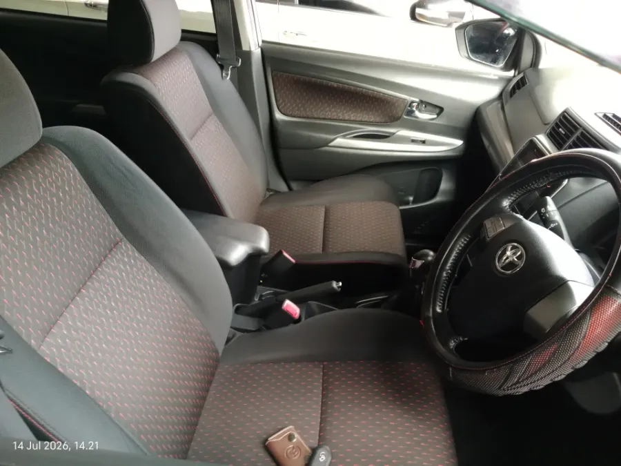 Foto Mobil Bekas Kabin Depan Toyota Avanza 1.5 Veloz tahun 2021