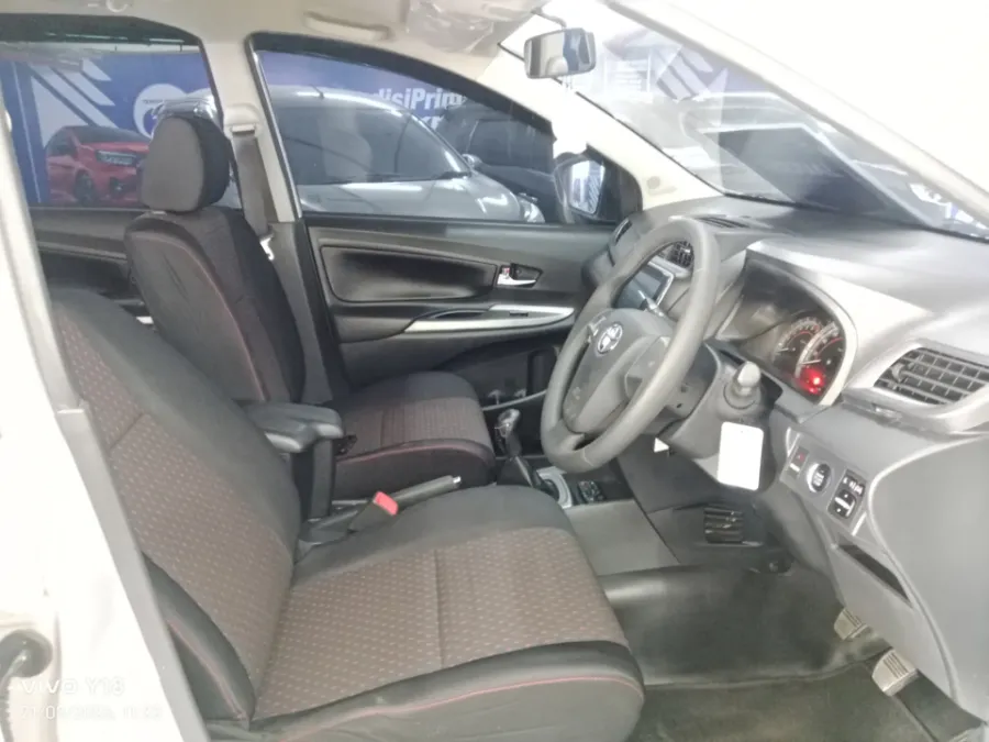Foto Mobil Bekas Kabin Depan Toyota Avanza 1.5 Veloz tahun 2021