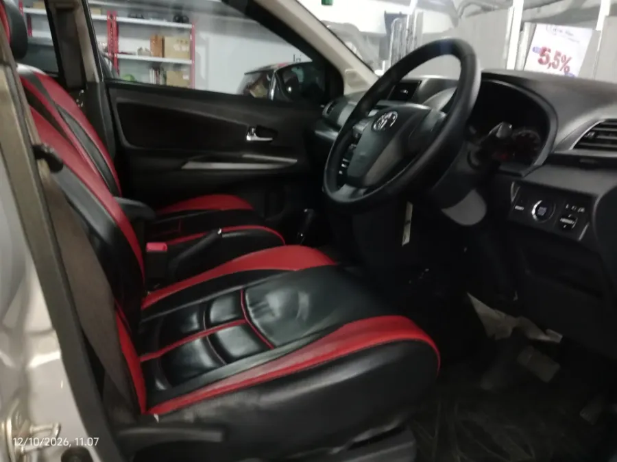 Foto Mobil Bekas Kabin Depan Toyota Avanza 1.5 Veloz tahun 2021