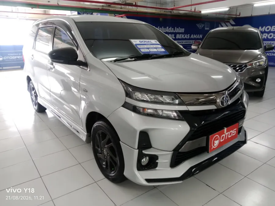 Foto Mobil Bekas Kanan Depan Toyota Avanza 1.5 Veloz tahun 2021