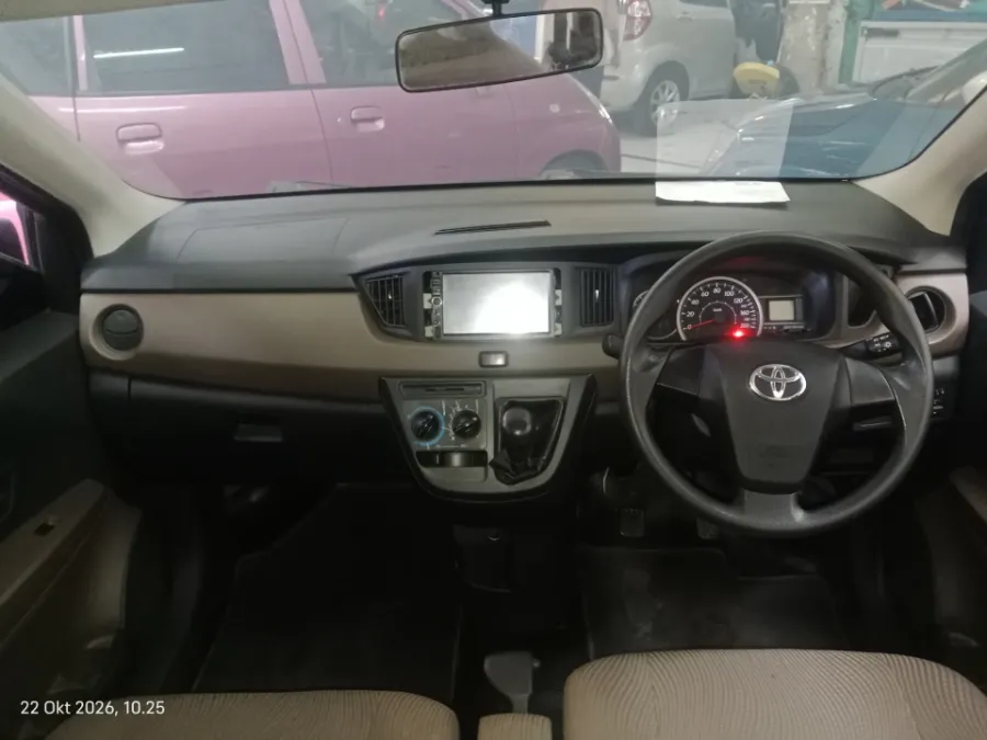 Foto Mobil Bekas Dashboard Toyota Calya 1.2 E tahun 2016