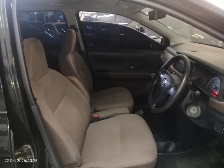 Foto Mobil Bekas Kabin Depan Toyota Calya 1.2 E tahun 2016