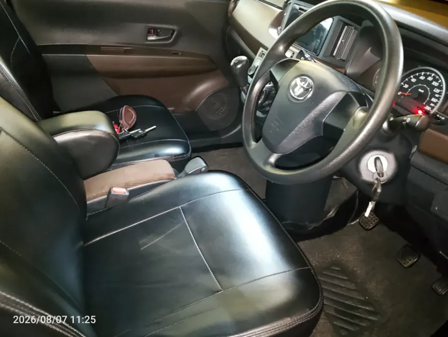 Foto Mobil Bekas Kabin Depan Toyota Calya 1.2 E tahun 2019