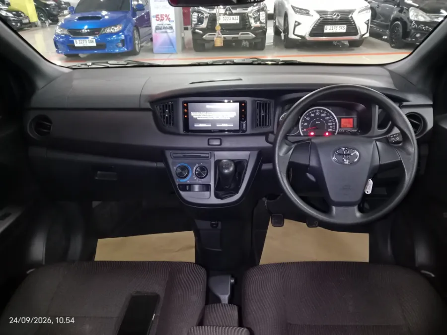 Foto Mobil Bekas Dashboard Toyota Calya 1.2 E tahun 2024