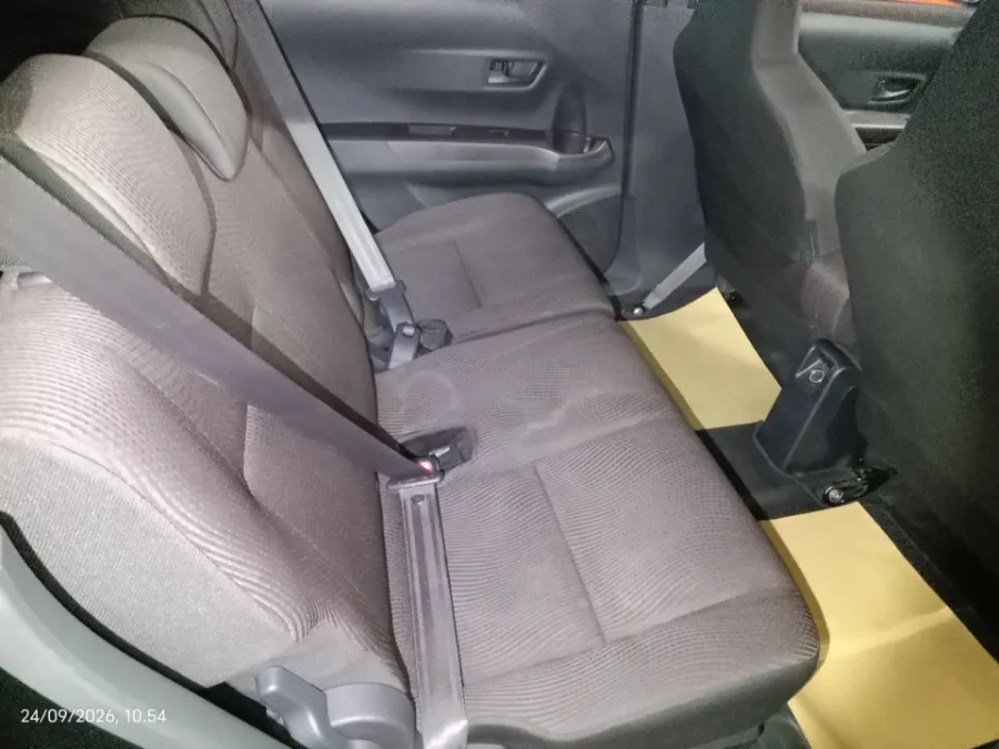 Foto Mobil Bekas Kabin Belakang Toyota Calya 1.2 E tahun 2024