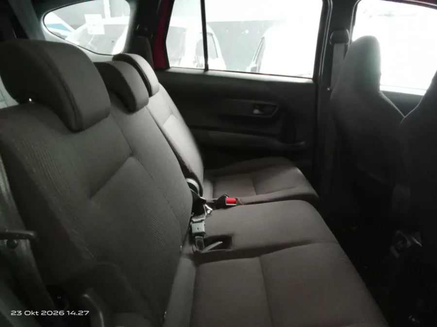 Foto Mobil Bekas Kabin Belakang Toyota Calya 1.2 E tahun 2024