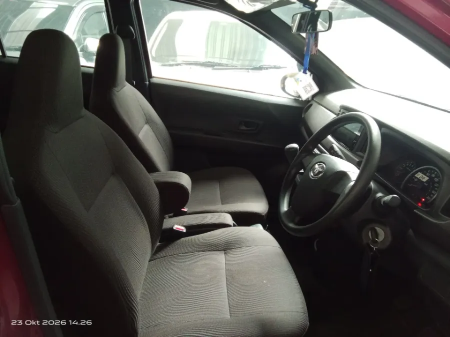 Foto Mobil Bekas Kabin Depan Toyota Calya 1.2 E tahun 2024