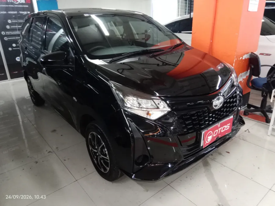 Foto Mobil Bekas Kanan Depan Toyota Calya 1.2 E tahun 2024