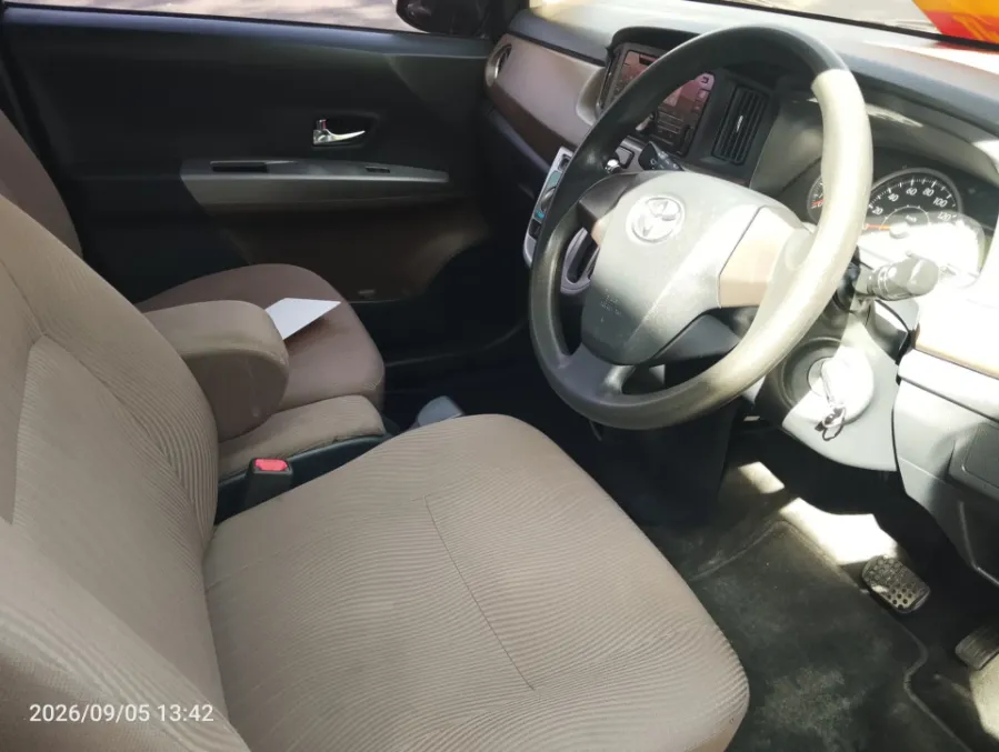Foto Mobil Bekas Kabin Depan Toyota Calya 1.2 G tahun 2016