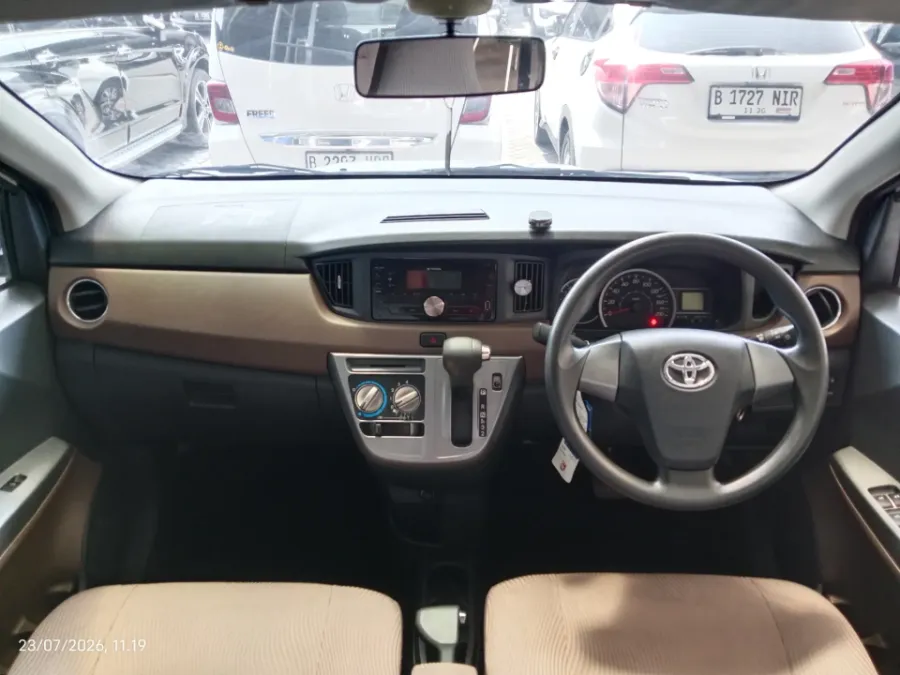 Foto Mobil Bekas Dashboard Toyota Calya 1.2 G tahun 2017