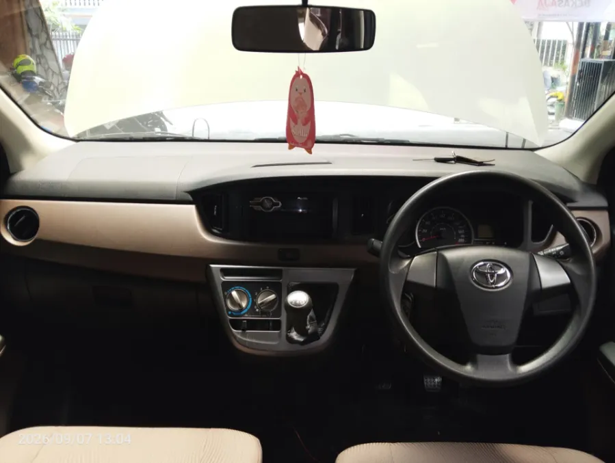 Foto Mobil Bekas Dashboard Toyota Calya 1.2 G tahun 2017