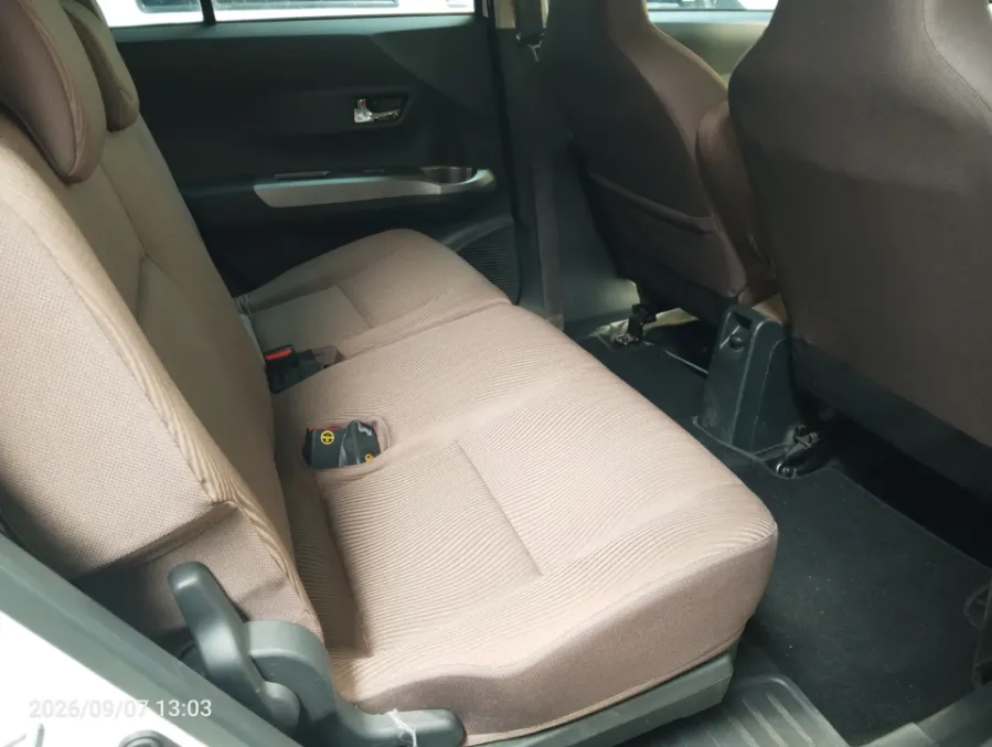Foto Mobil Bekas Kabin Belakang Toyota Calya 1.2 G tahun 2017