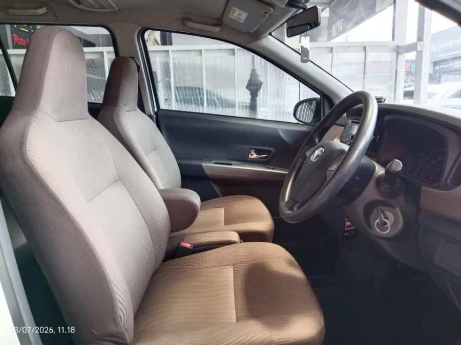 Foto Mobil Bekas Kabin Depan Toyota Calya 1.2 G tahun 2017