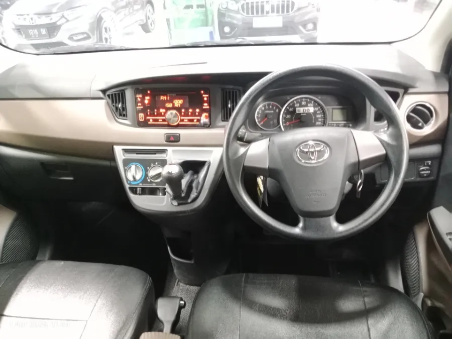 Foto Mobil Bekas Dashboard Toyota Calya 1.2 G tahun 2018