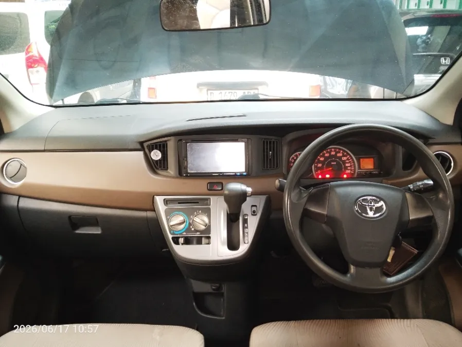 Foto Mobil Bekas Dashboard Toyota Calya 1.2 G tahun 2018