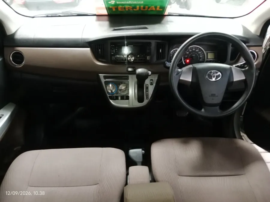 Foto Mobil Bekas Dashboard Toyota Calya 1.2 G tahun 2018