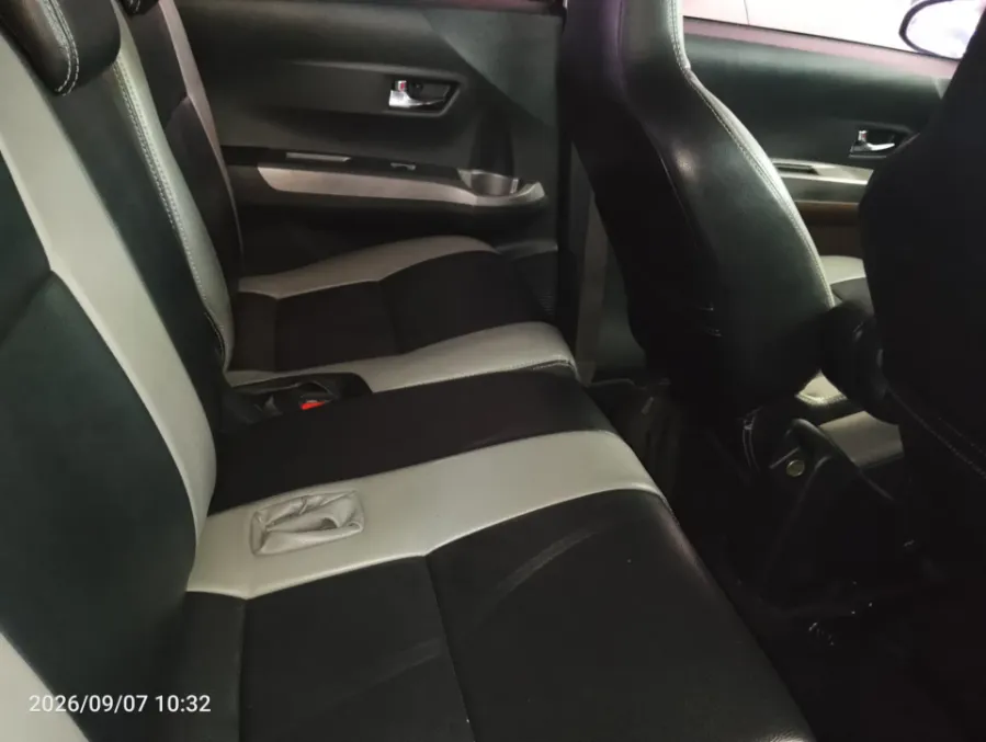 Foto Mobil Bekas Kabin Belakang Toyota Calya 1.2 G tahun 2018