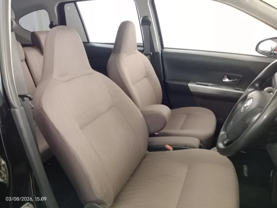 Foto Mobil Bekas Kabin Depan Toyota Calya 1.2 G tahun 2018