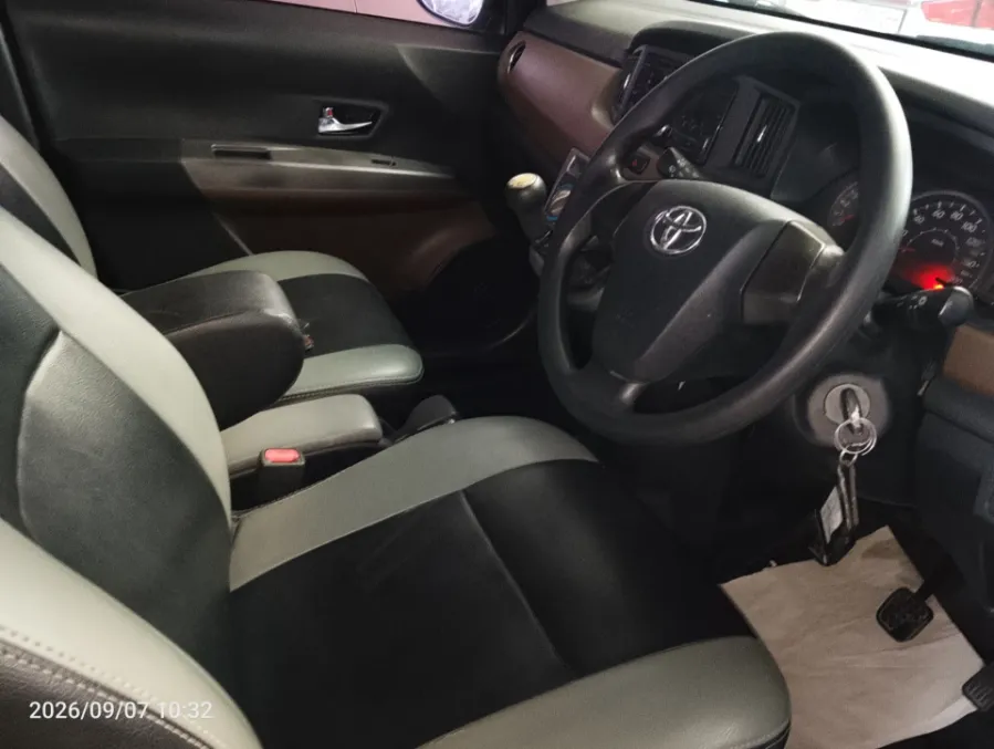 Foto Mobil Bekas Kabin Depan Toyota Calya 1.2 G tahun 2018