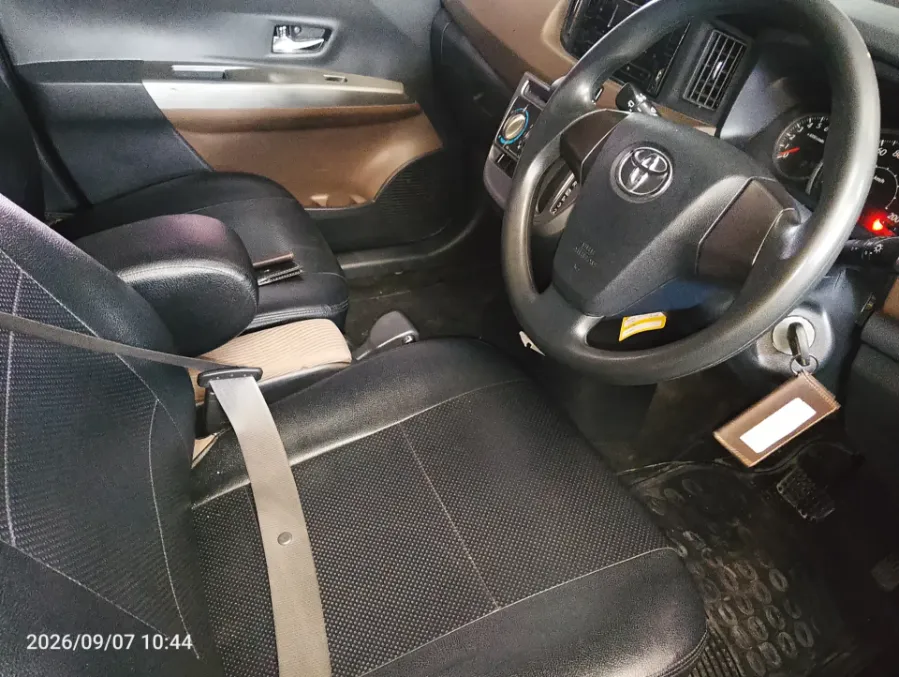 Foto Mobil Bekas Kabin Depan Toyota Calya 1.2 G tahun 2018