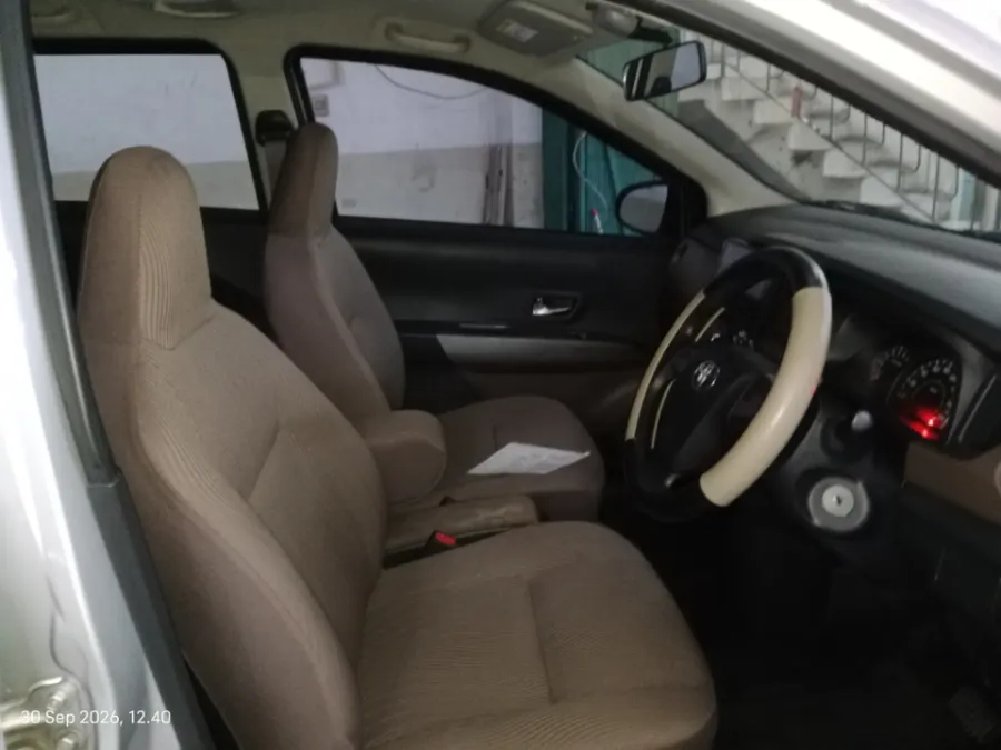 Foto Mobil Bekas Kabin Depan Toyota Calya 1.2 G tahun 2018