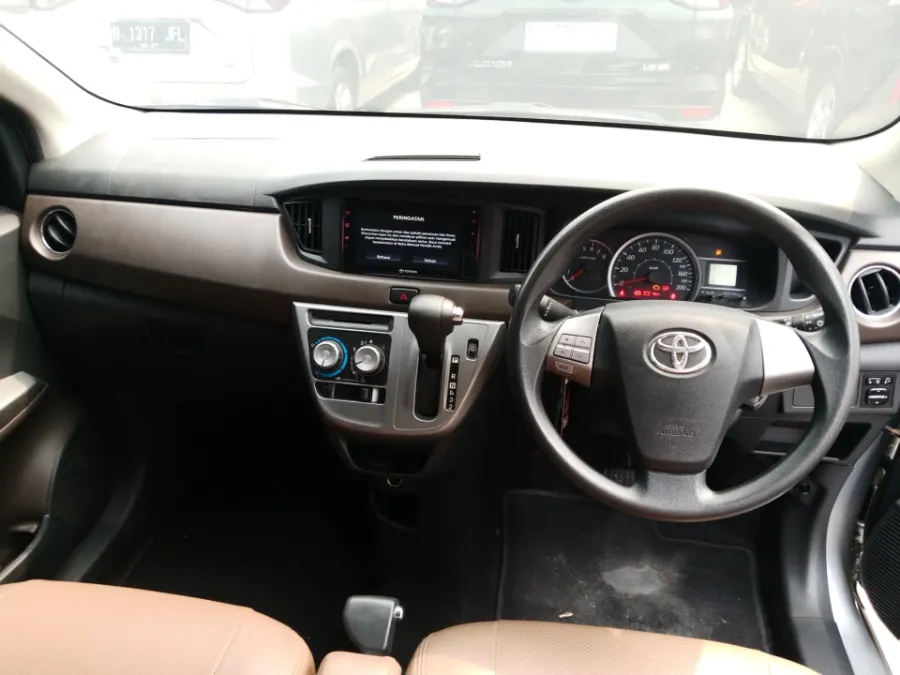 Foto Mobil Bekas Dashboard Toyota Calya 1.2 G tahun 2019