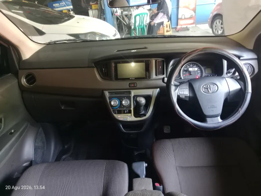 Foto Mobil Bekas Dashboard Toyota Calya 1.2 G tahun 2019
