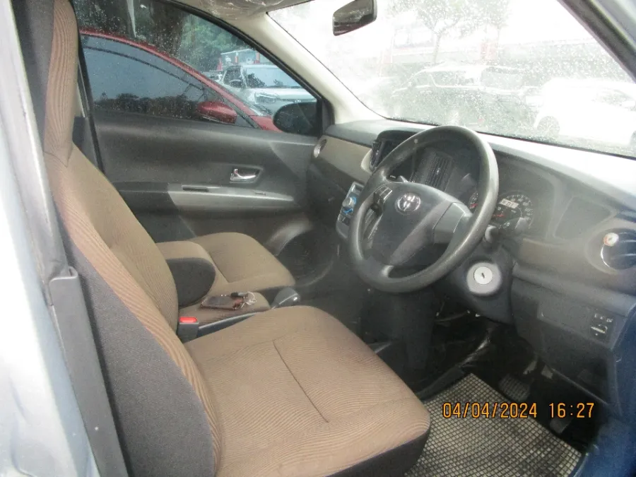 Foto Mobil Bekas Kabin Depan Toyota Calya 1.2 G tahun 2019
