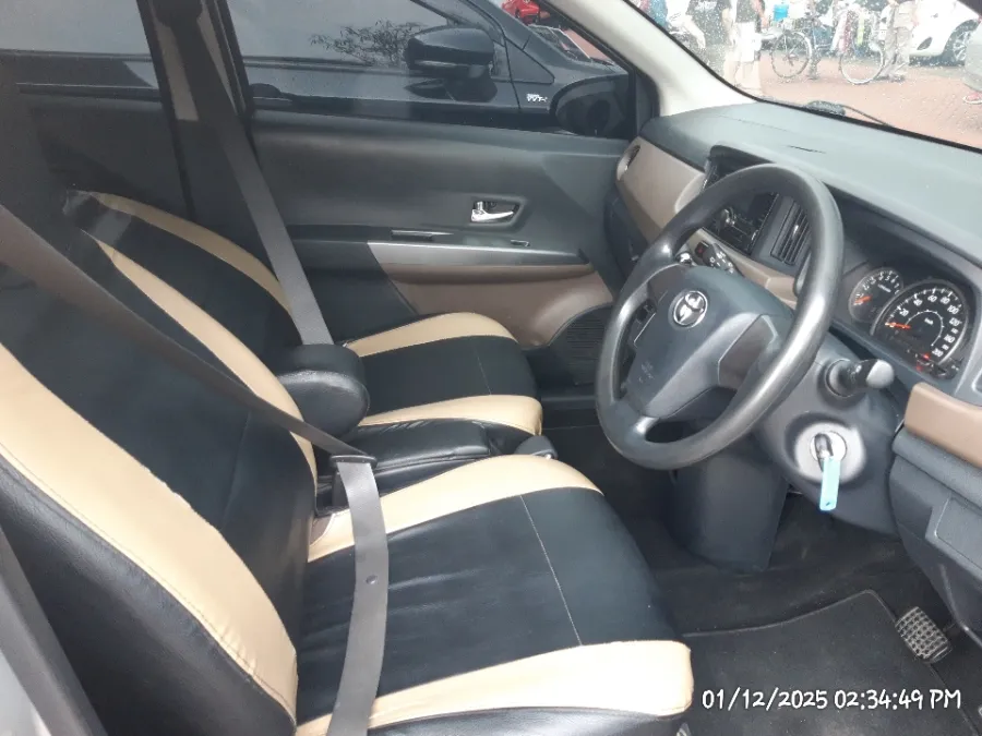 Foto Mobil Bekas Kabin Depan Toyota Calya 1.2 G tahun 2019