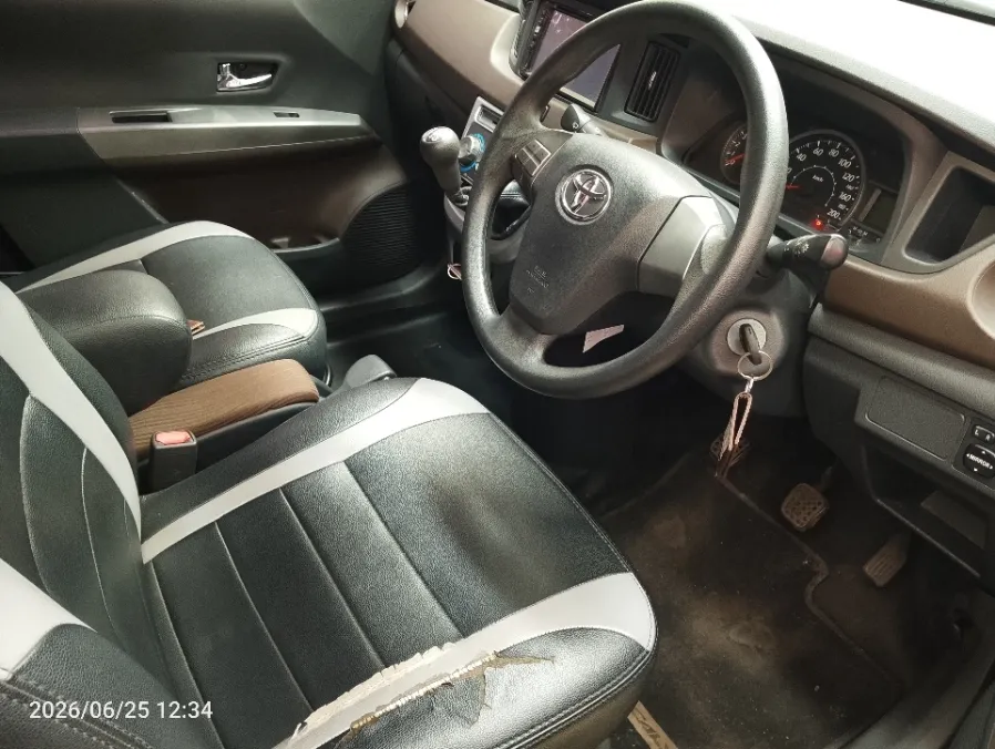 Foto Mobil Bekas Kabin Depan Toyota Calya 1.2 G tahun 2019