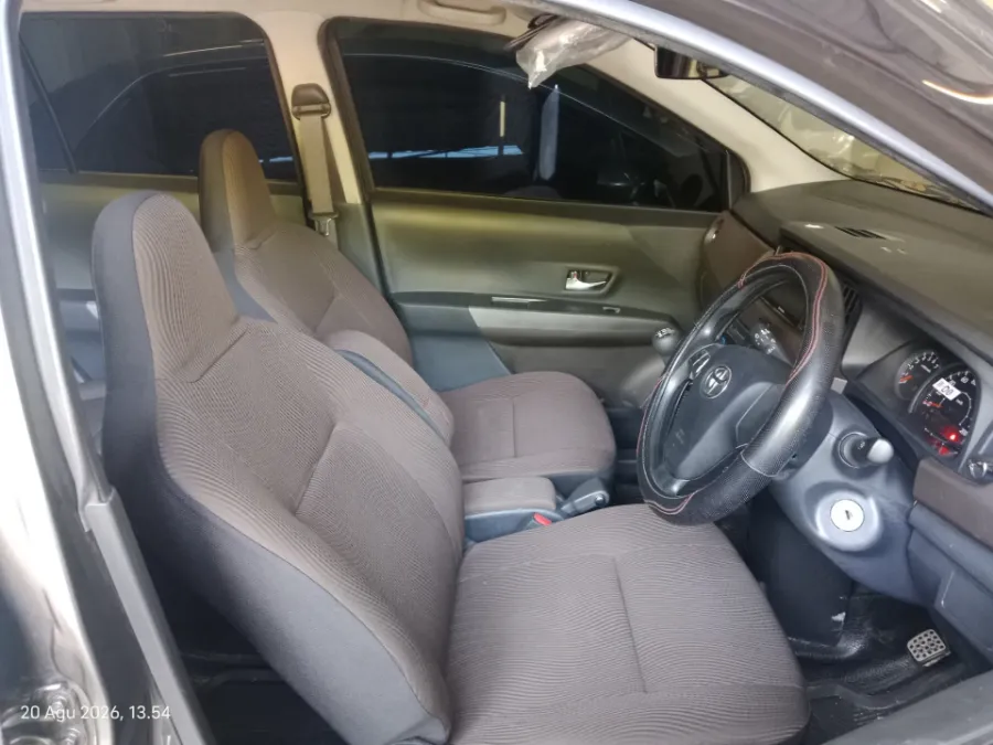 Foto Mobil Bekas Kabin Depan Toyota Calya 1.2 G tahun 2019