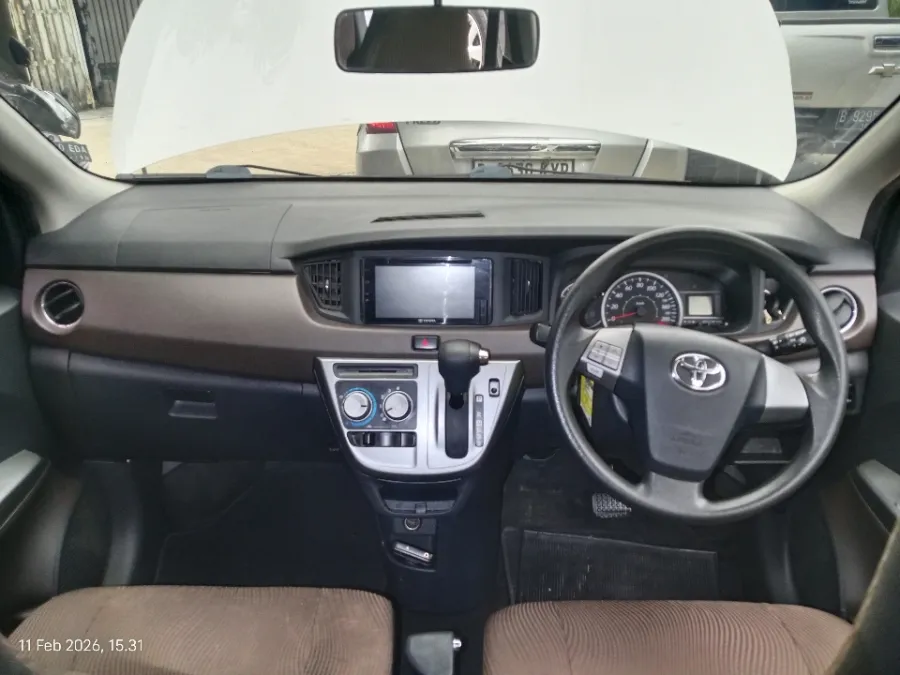 Foto Mobil Bekas Dashboard Toyota Calya 1.2 G tahun 2020