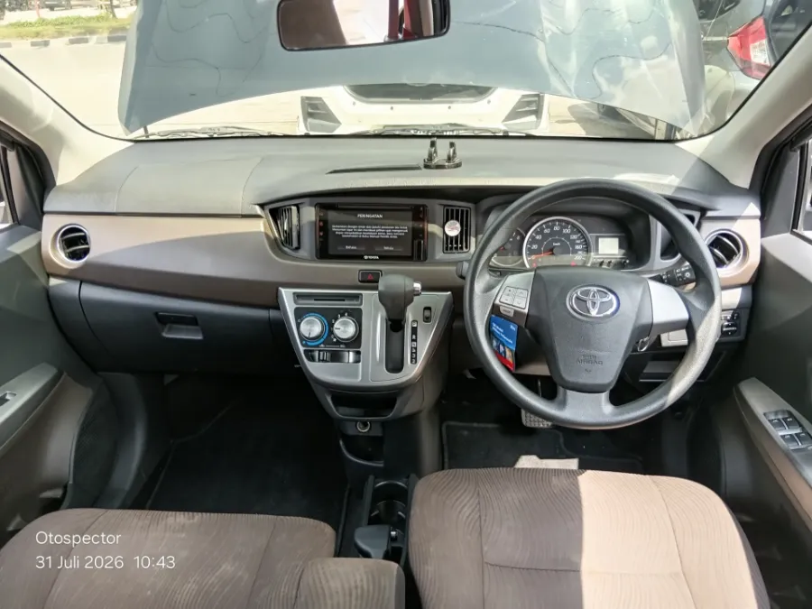 Foto Mobil Bekas Dashboard Toyota Calya 1.2 G tahun 2021
