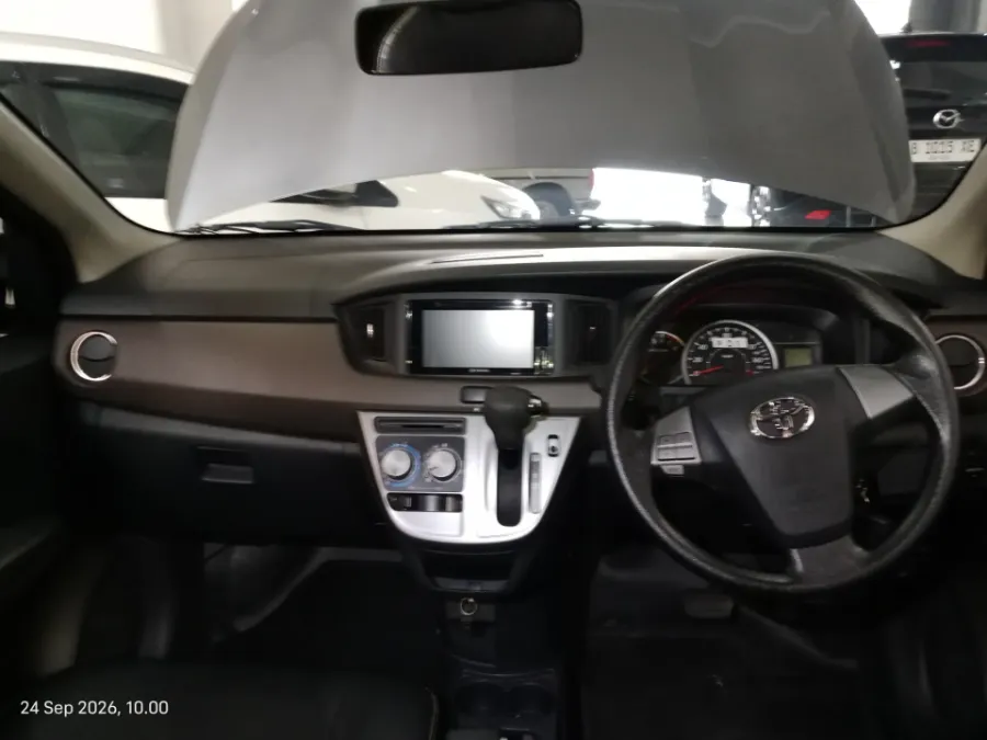 Foto Mobil Bekas Dashboard Toyota Calya 1.2 G tahun 2021