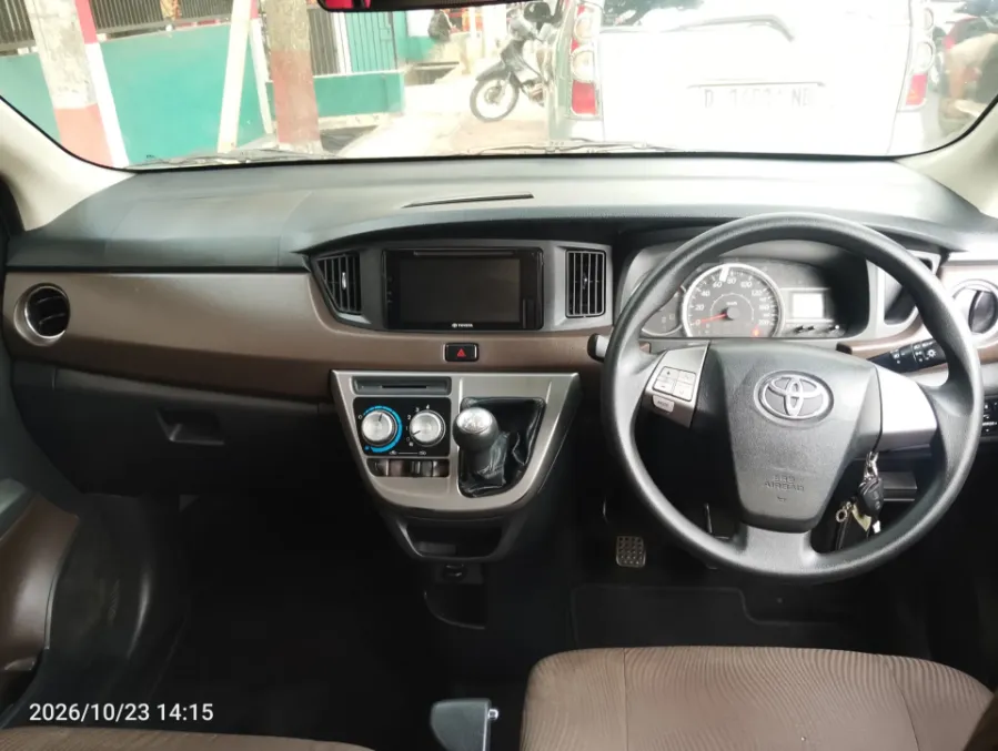 Foto Mobil Bekas Dashboard Toyota Calya 1.2 G tahun 2021