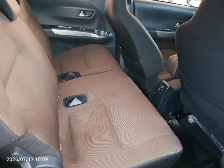 Foto Mobil Bekas Kabin Belakang Toyota Calya 1.2 G tahun 2021