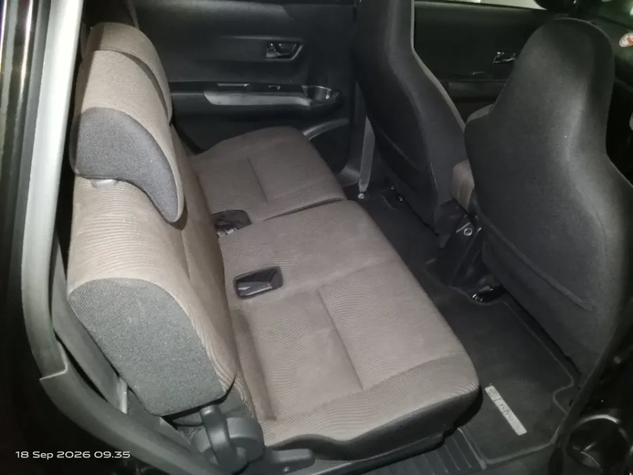 Foto Mobil Bekas Kabin Belakang Toyota Calya 1.2 G tahun 2021
