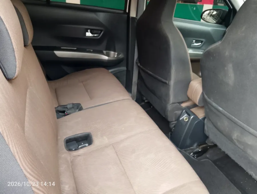 Foto Mobil Bekas Kabin Belakang Toyota Calya 1.2 G tahun 2021